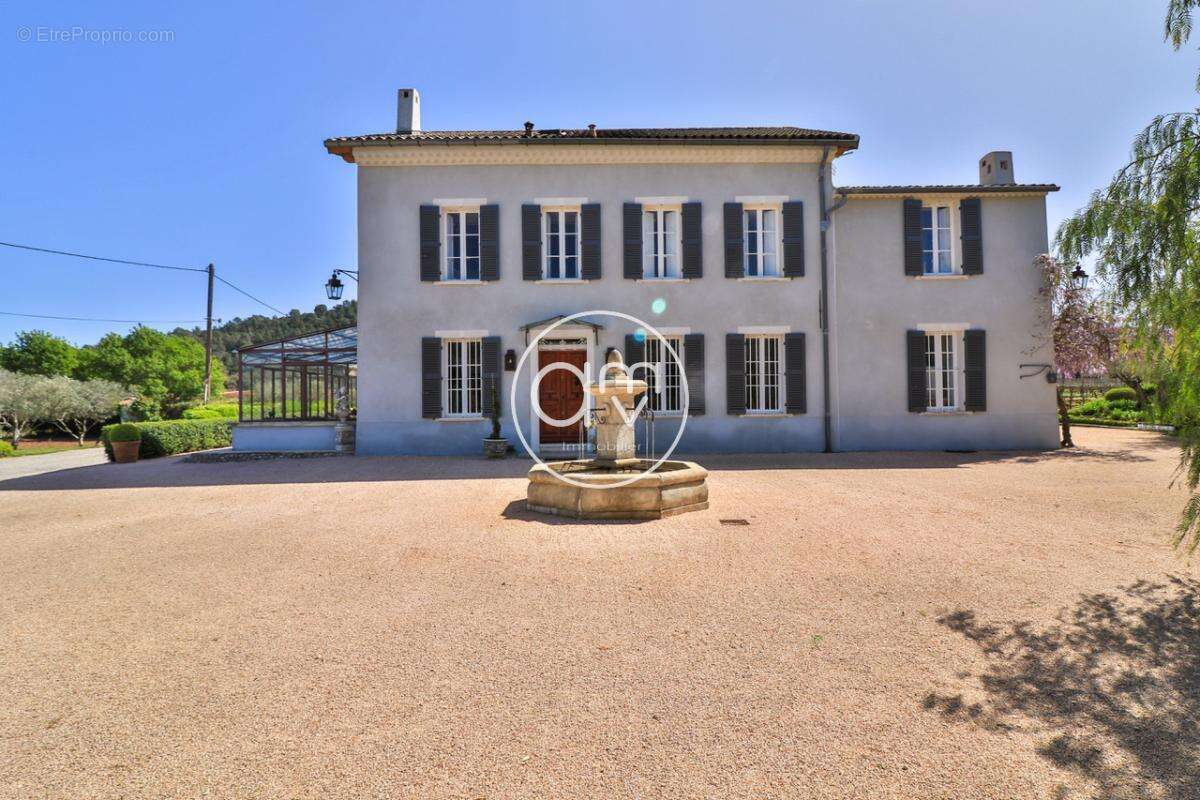 Maison à LA CRAU