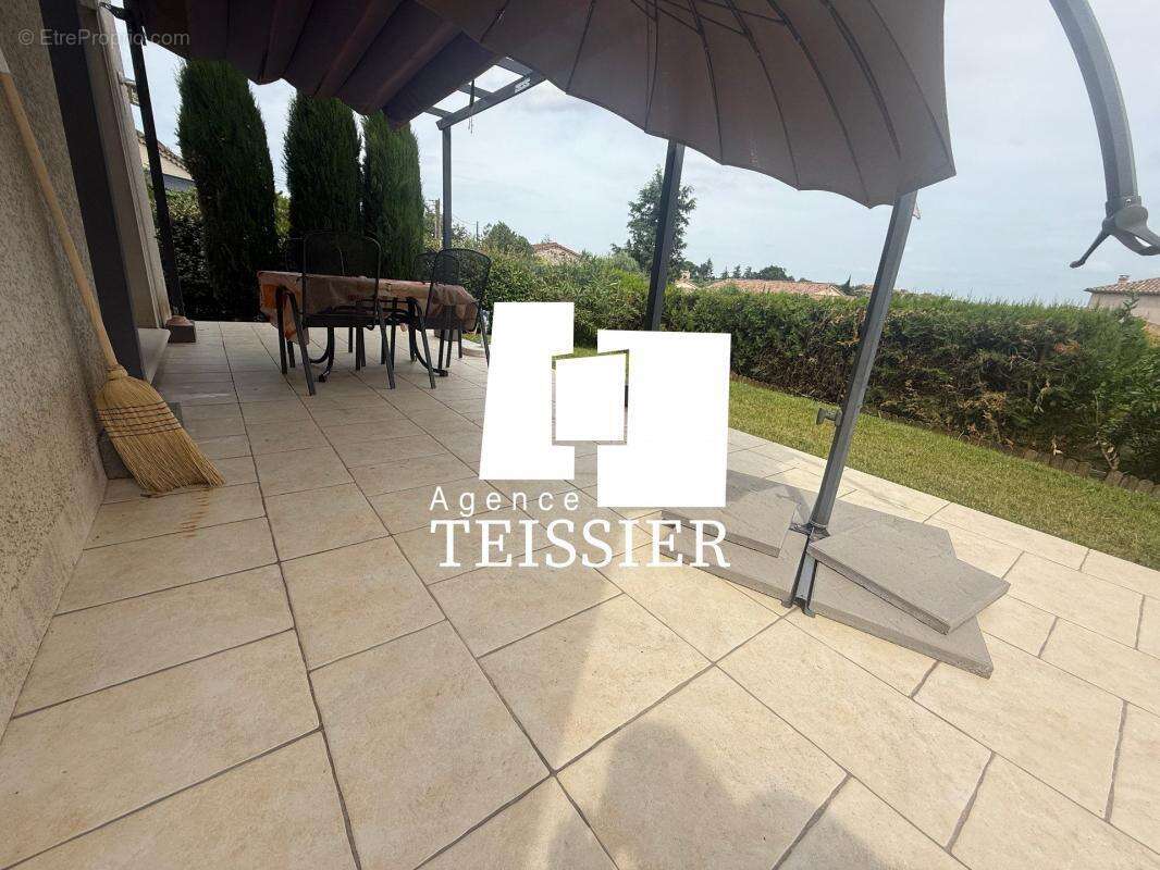 Maison à SAINT-PAUL-LE-JEUNE