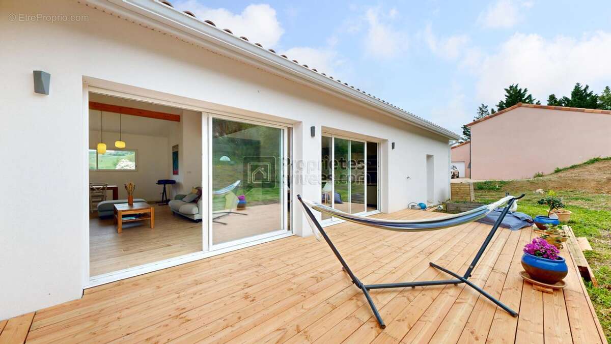 Maison à LACROIX-FALGARDE