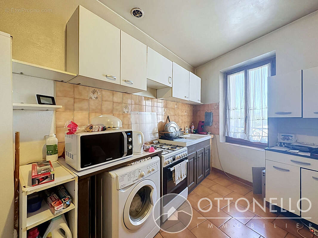Appartement à ROQUEBRUNE-SUR-ARGENS