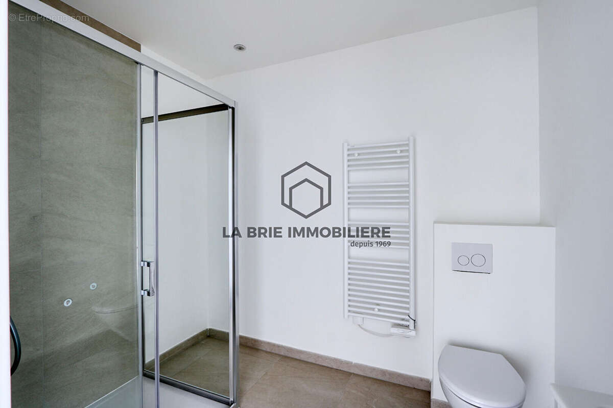 Appartement à SAINT-MAUR-DES-FOSSES