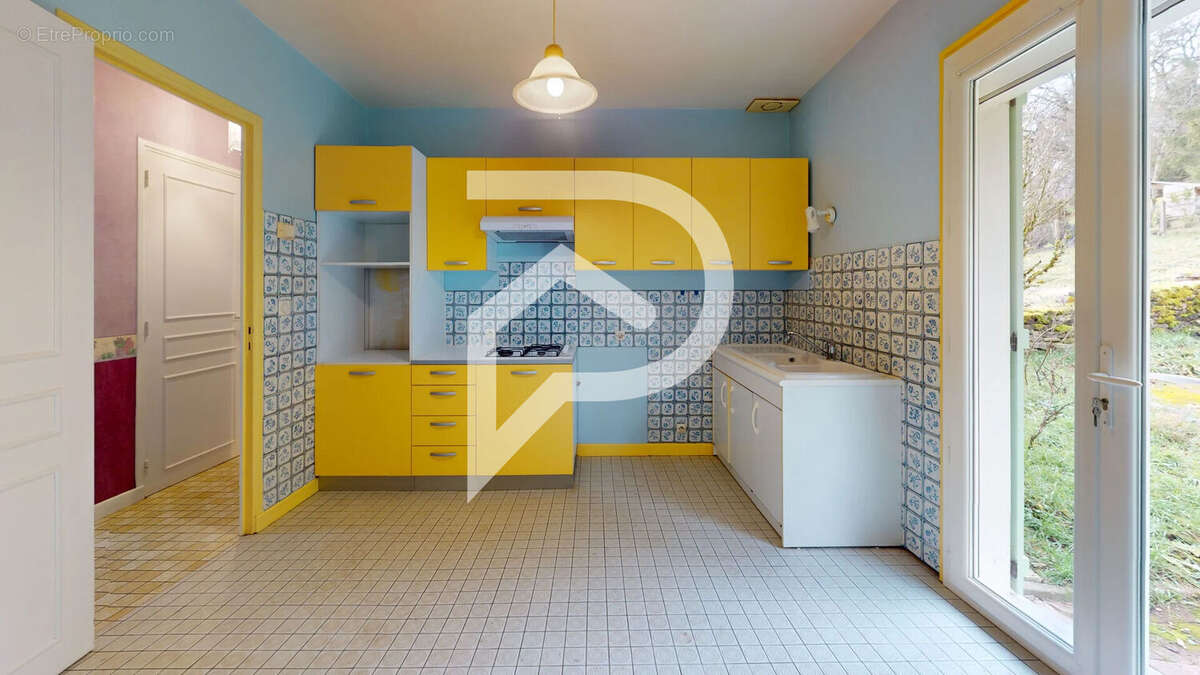 Maison à NEUILLY-SUR-SUIZE