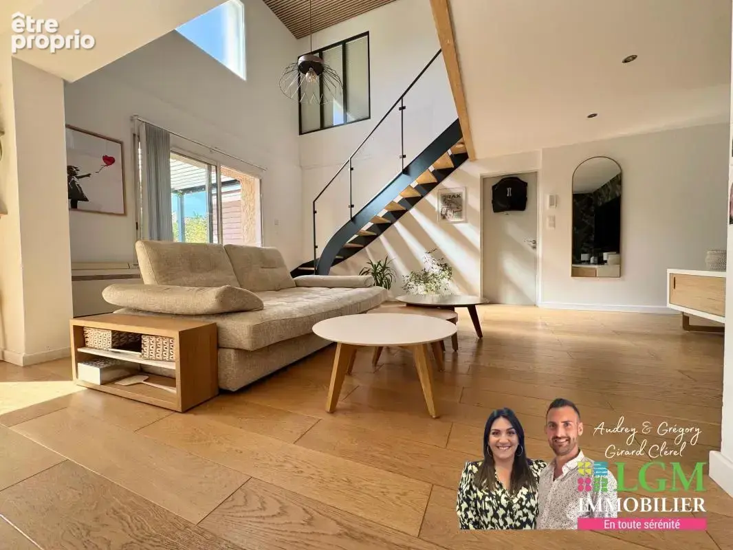 LAVÉRUNE – 4 chambres, piscine et un intérieur qui surprend - photo 3