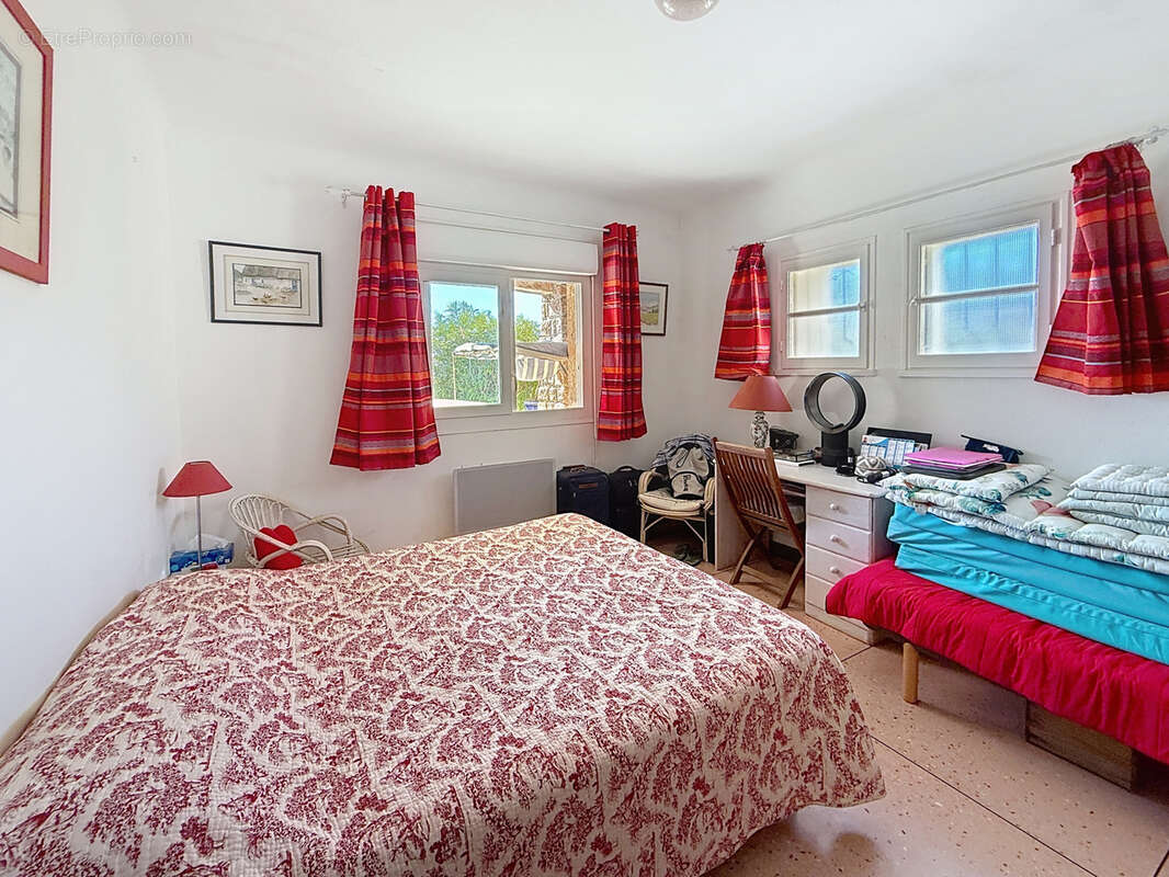 Maison à LES ISSAMBRES