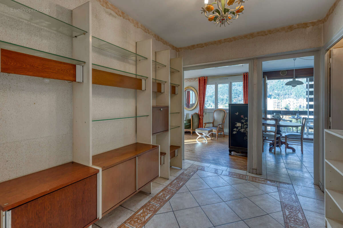 Appartement à MEYLAN