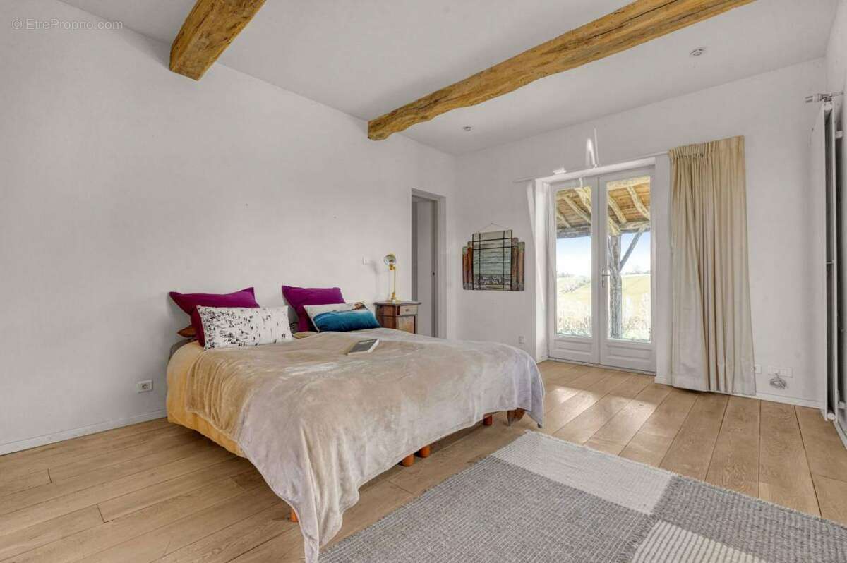 Maison à CASTELNAU-PICAMPEAU