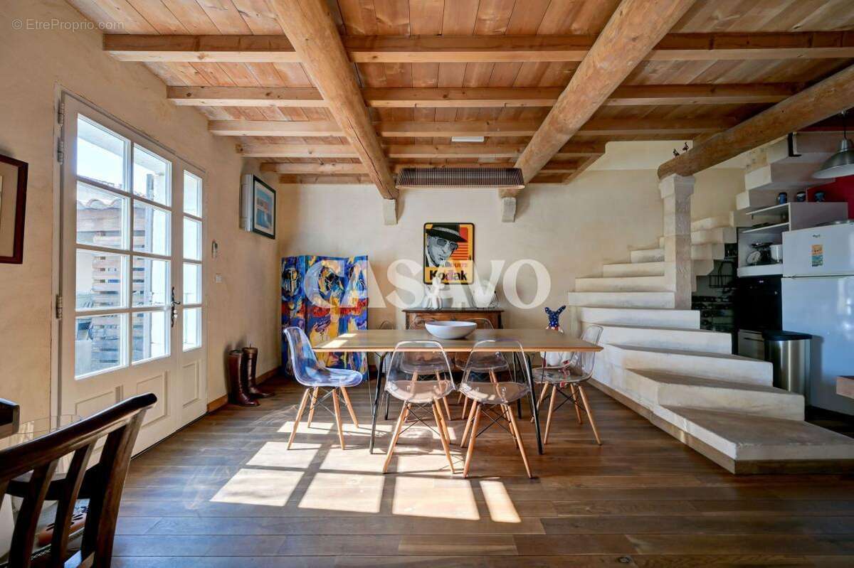 Maison à MOURIES