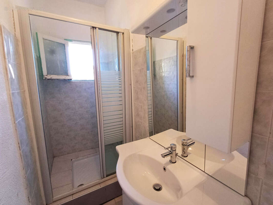 Appartement T5 duplex, vue et terrasse (Mimosa), parking dans résidence avec piscine, parc et terrain de pétan - photo 10