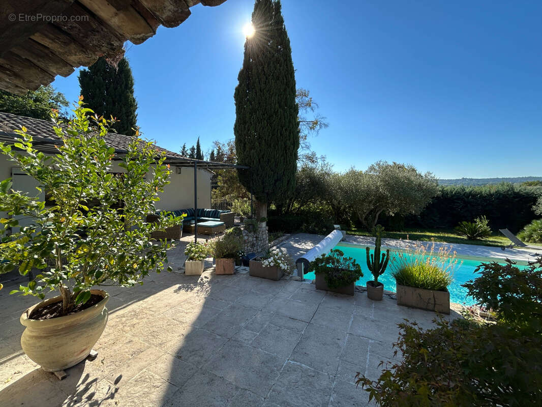 Maison à SAINT-QUENTIN-LA-POTERIE