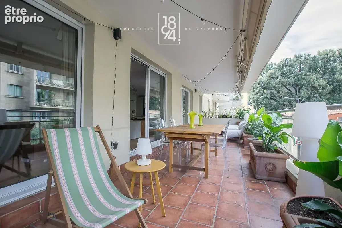 Superbe T4 de 120 m² avec terrasse et double Box - Carré d’Or - photo 2