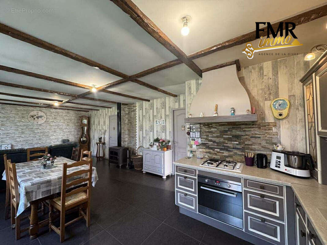 Maison à SAINT-PIERRE-SUR-DIVES