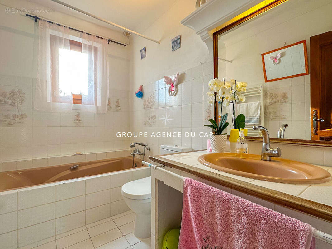 Maison à LES ISSAMBRES