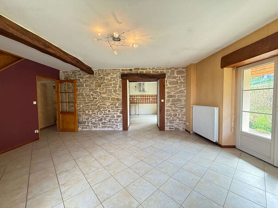 Maison à LONS-LE-SAUNIER