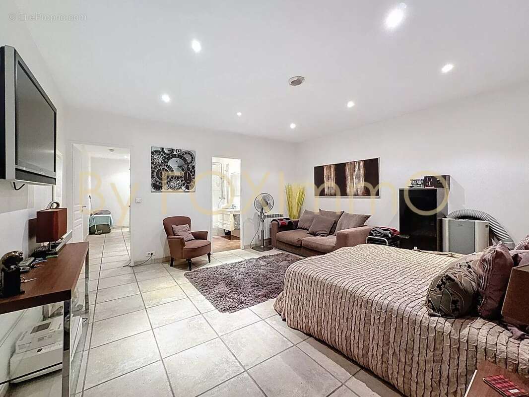 Appartement à VILLENEUVE-LOUBET