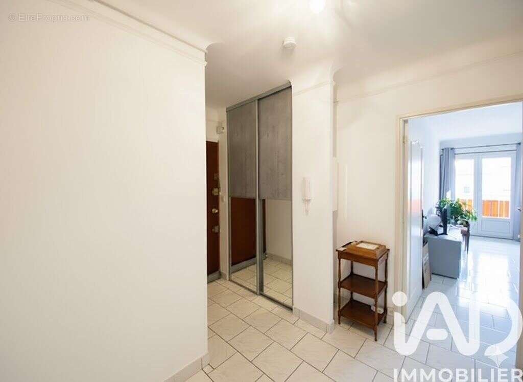 Photo 4 - Appartement à SAINT-RAPHAEL