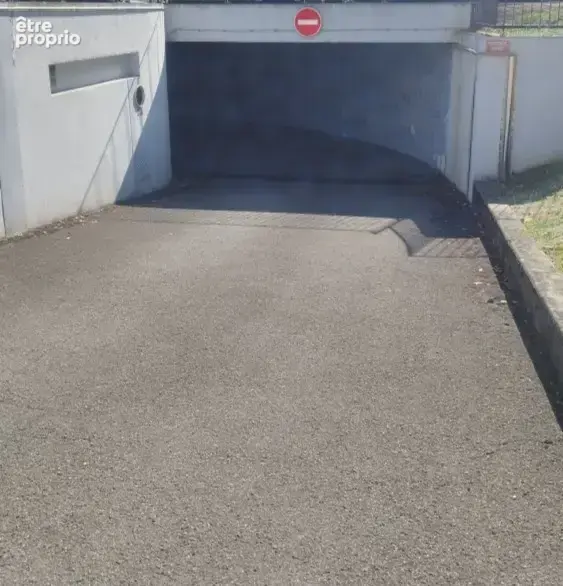 Garage fermé sécurisé de 16 m2 Rue Henry Bordeaux - photo 4