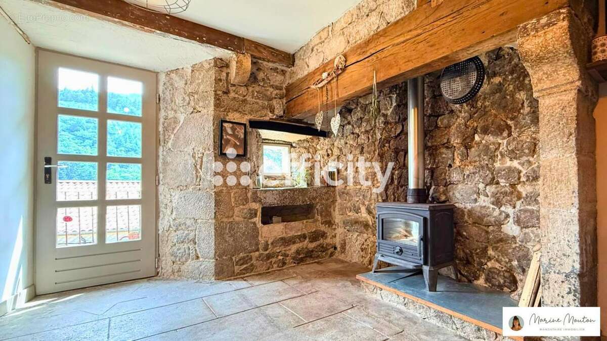 Maison 87 m² à Marcols-Les-Eaux  - photo 7