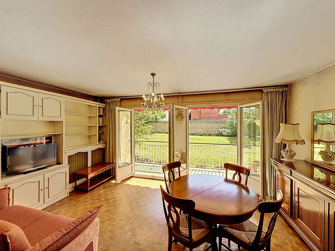 Appartement à SAINT-MAUR-DES-FOSSES