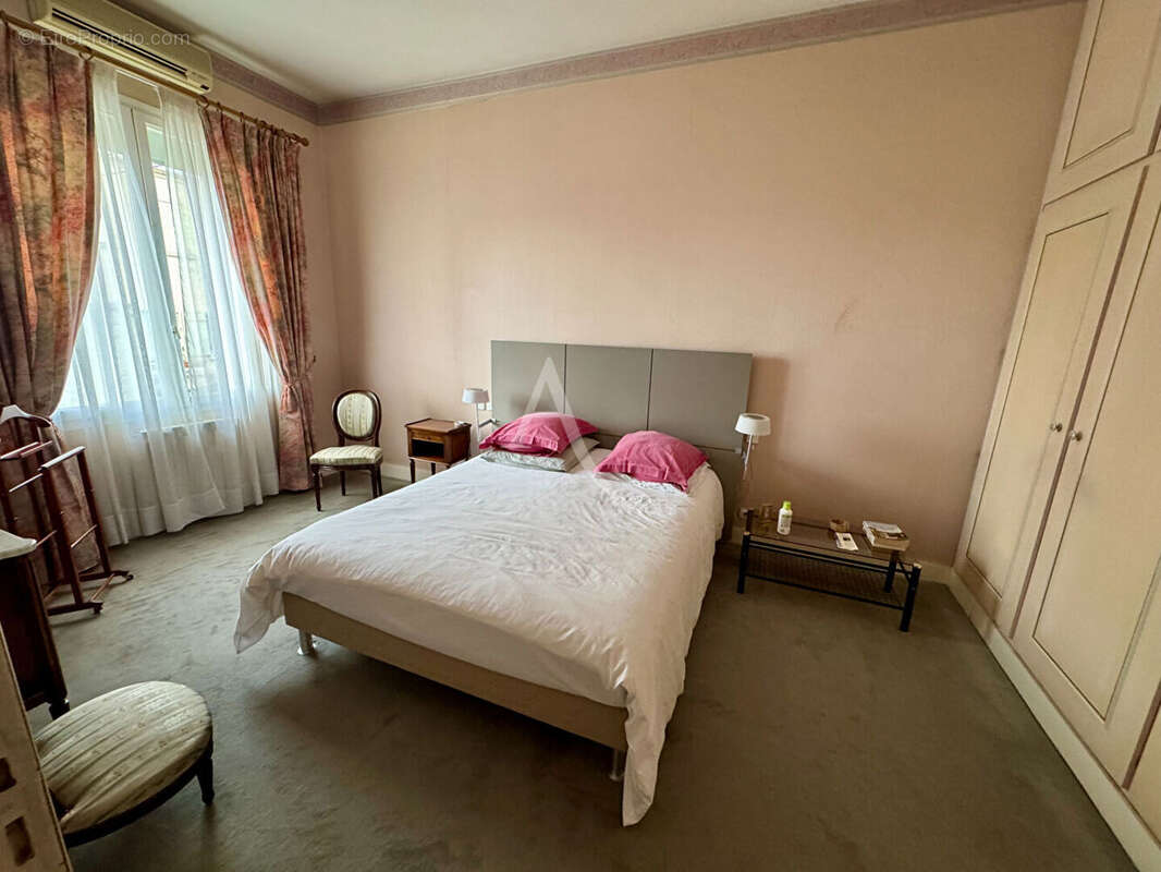 Maison Nimes 10 pièce(s) 322.96 m2 - photo 5