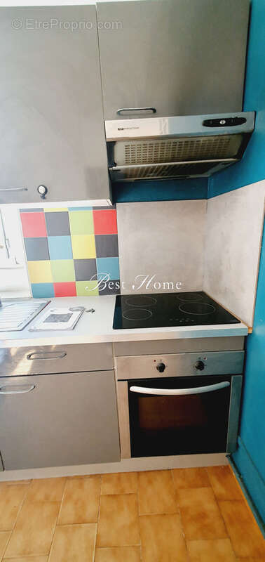 Vente Proche de la Maison carrée de Nîmes, dans immeuble bourgeois agréable appartement de type 2 en dernier é - photo 6
