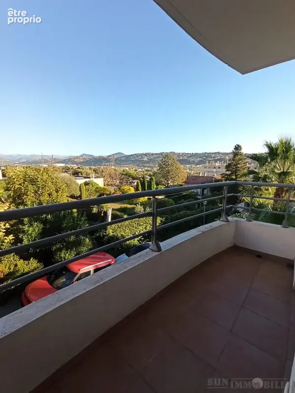 Appartement à SAINT-LAURENT-DU-VAR