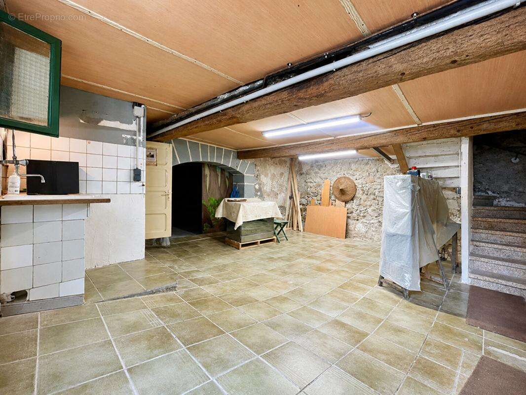 EXCLUSIVITÉ, Maison de ville avec garage, cave à Rieux-Minervois - photo 15