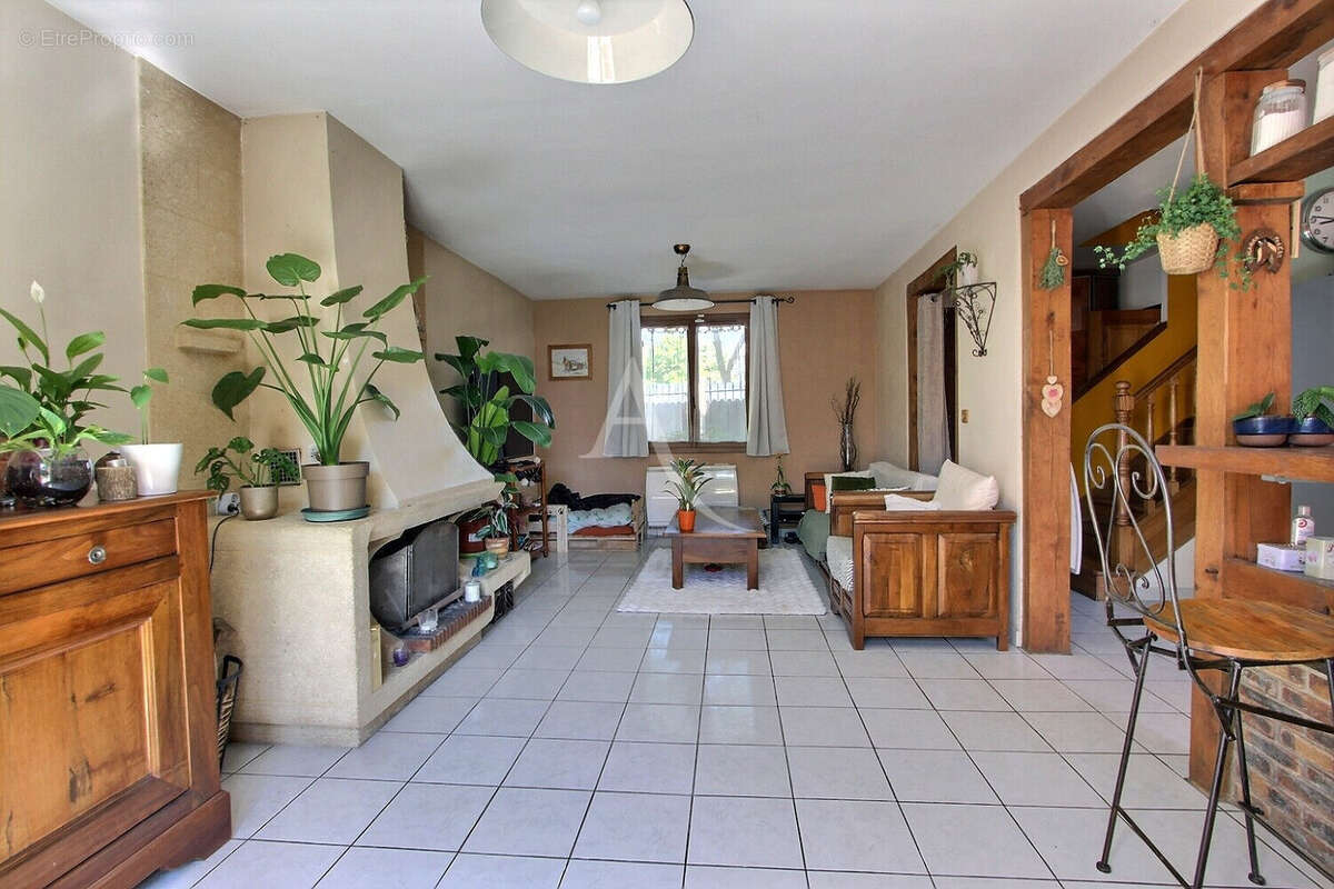 Maison à VILLENEUVE-LA-GARENNE