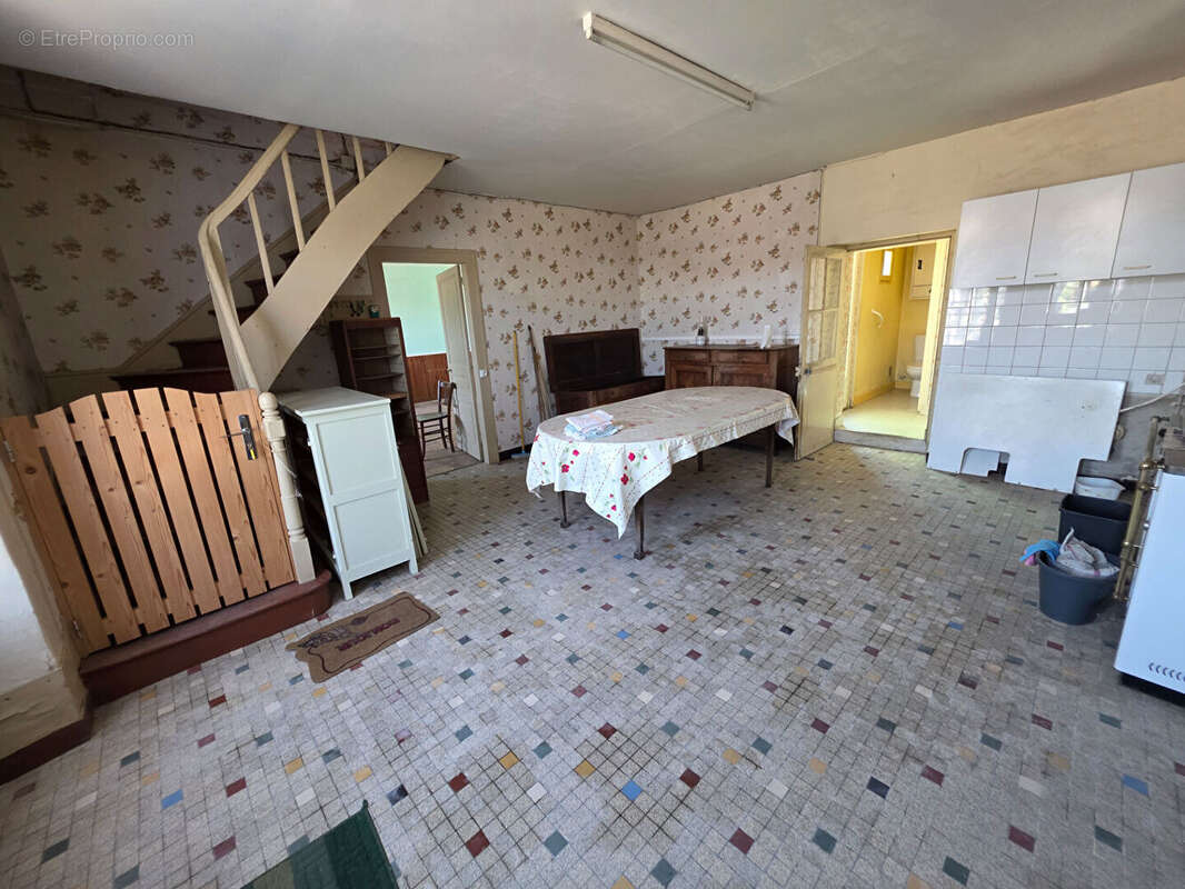 Maison à NEONS-SUR-CREUSE