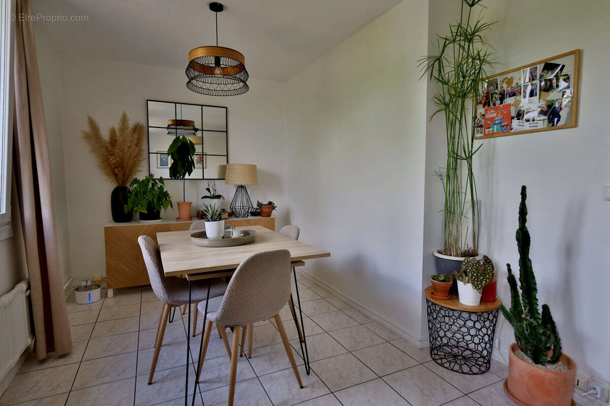 Appartement Type 3 - 65,5m2 habitables ( loi carrez) - Cave - photo 2