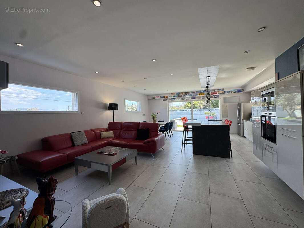 Maison à MONTBOUCHER-SUR-JABRON