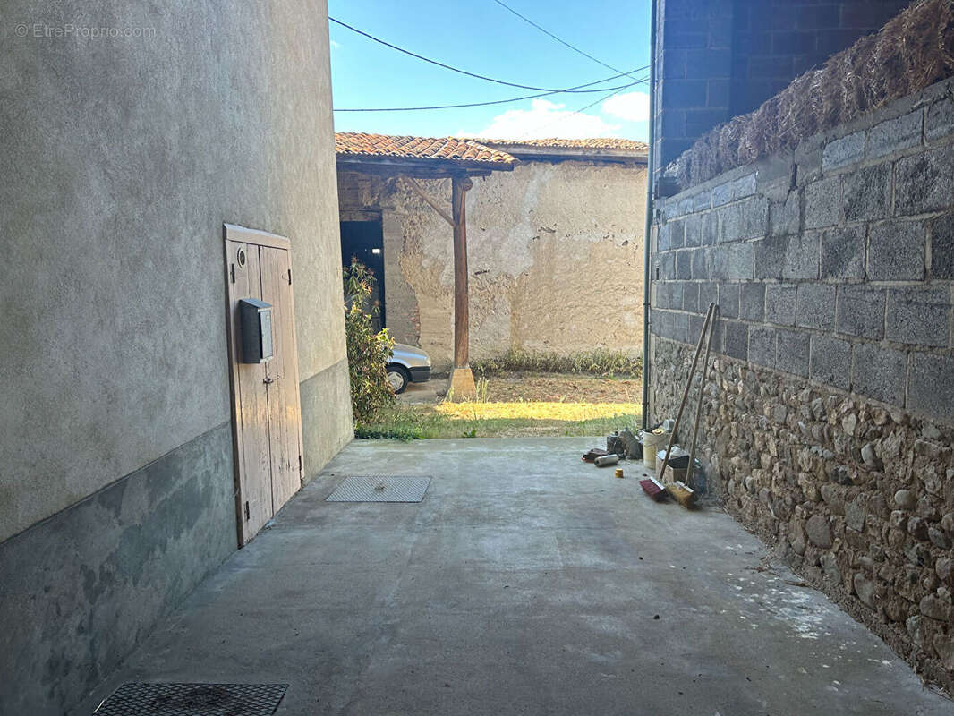 Maison au calme Escoutoux 64.77 m2 - photo 4