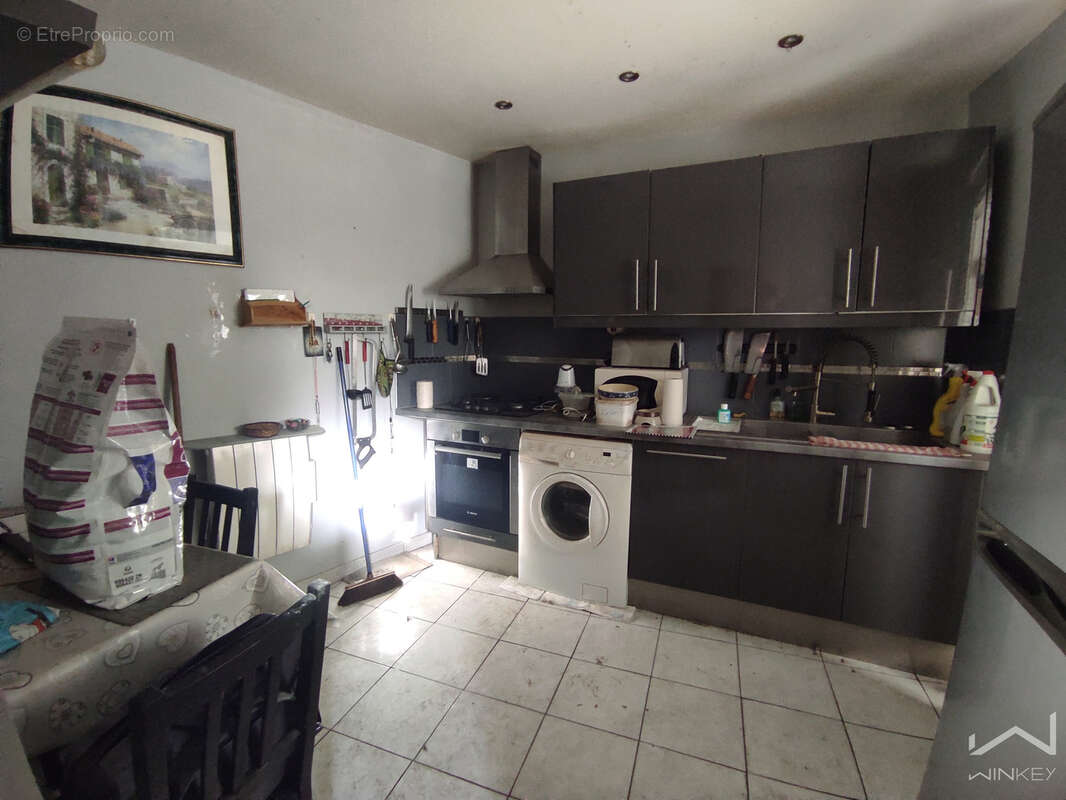 Petite maison 50 m2 4 pièces, très faibles charges, à rénover, 200m du RER - photo 2