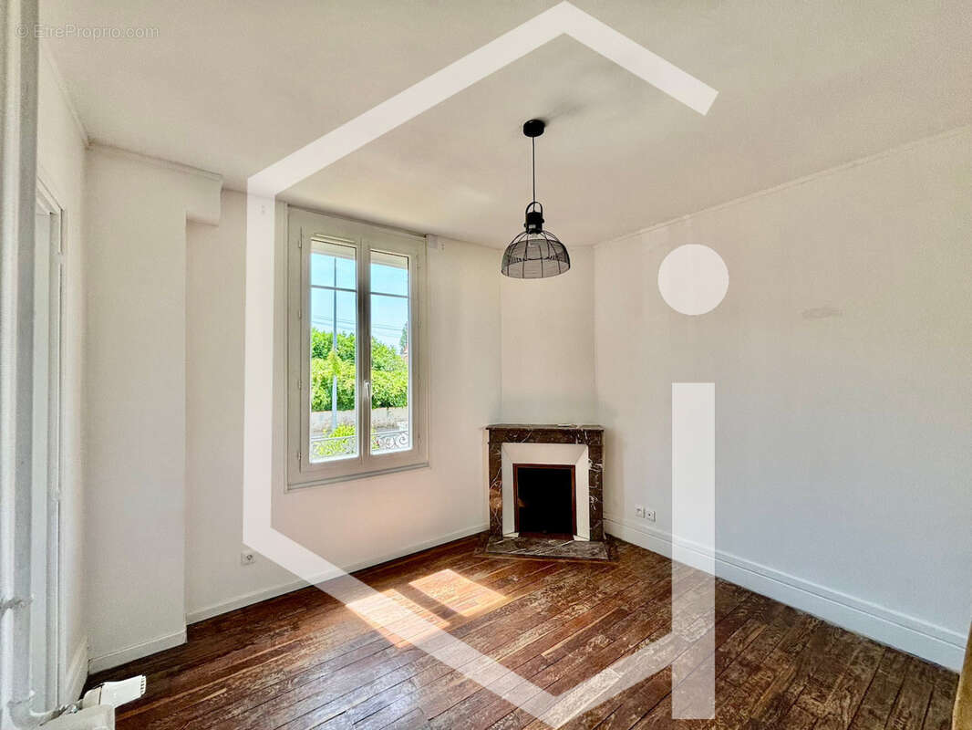 Maison à COSNE-COURS-SUR-LOIRE