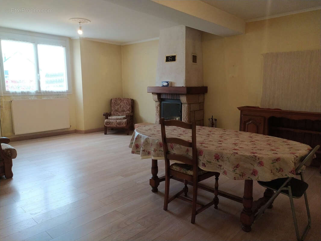 Maison à LE LOUROUX-BECONNAIS