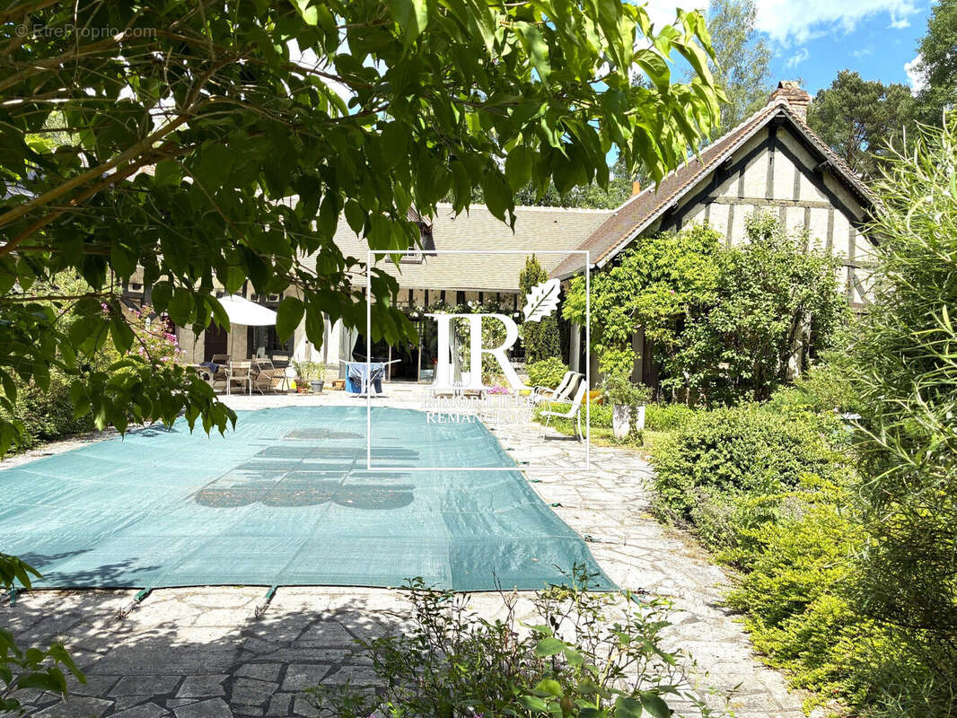 Maison 244 m² à Yvoy-Le-Marron  - photo 2