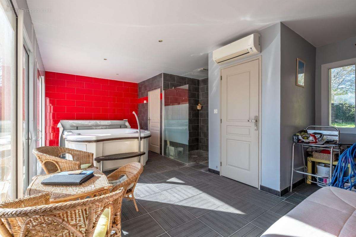 Maison à COULOUNIEIX-CHAMIERS