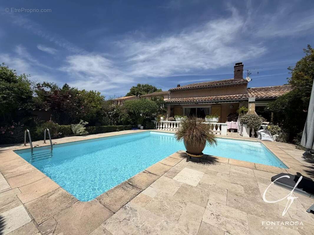Maison à PUGET-SUR-ARGENS