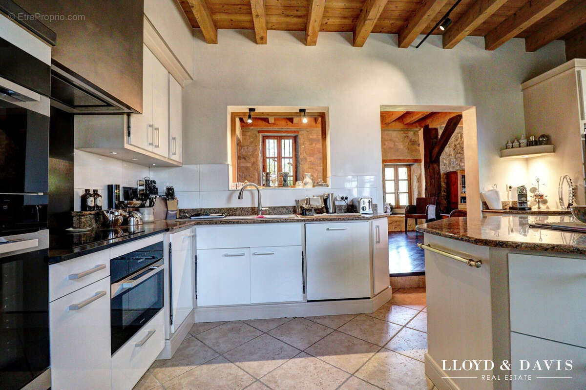 Maison 228 m² à Barberaz  - photo 4