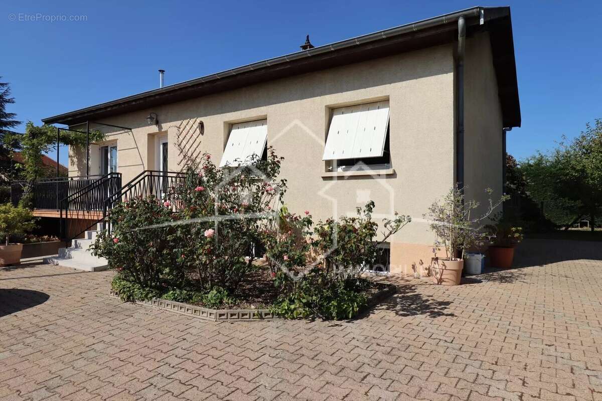 Maison à BEAUREPAIRE