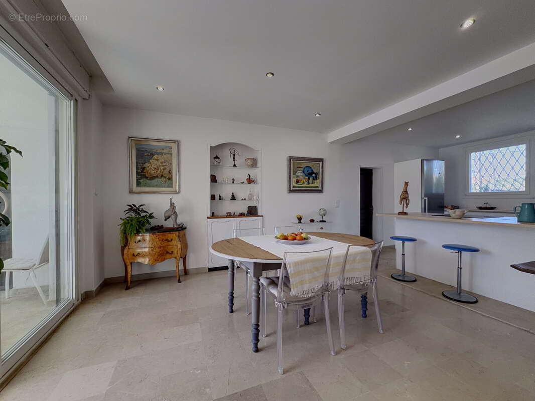 Maison à SIX-FOURS-LES-PLAGES