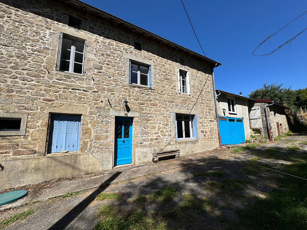 Maison à SAINT-HILAIRE-LE-CHATEAU