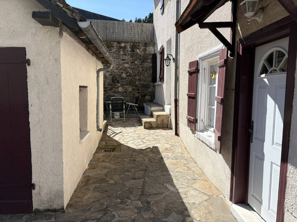 Maison à ARNAC-POMPADOUR