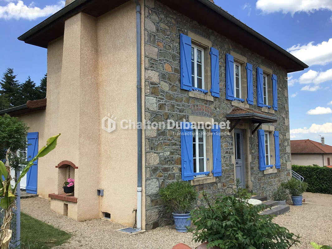 Maison à SAINT-ALBAN-LES-EAUX