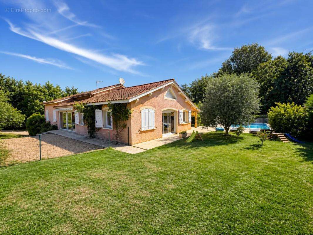 Maison de 7 pièces de 180 m² à Jassans-Riottier - photo 6