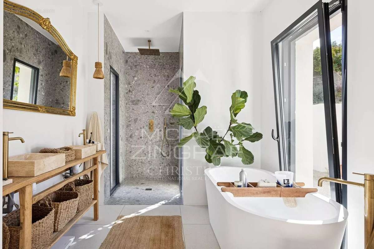 Maison à LA COLLE-SUR-LOUP