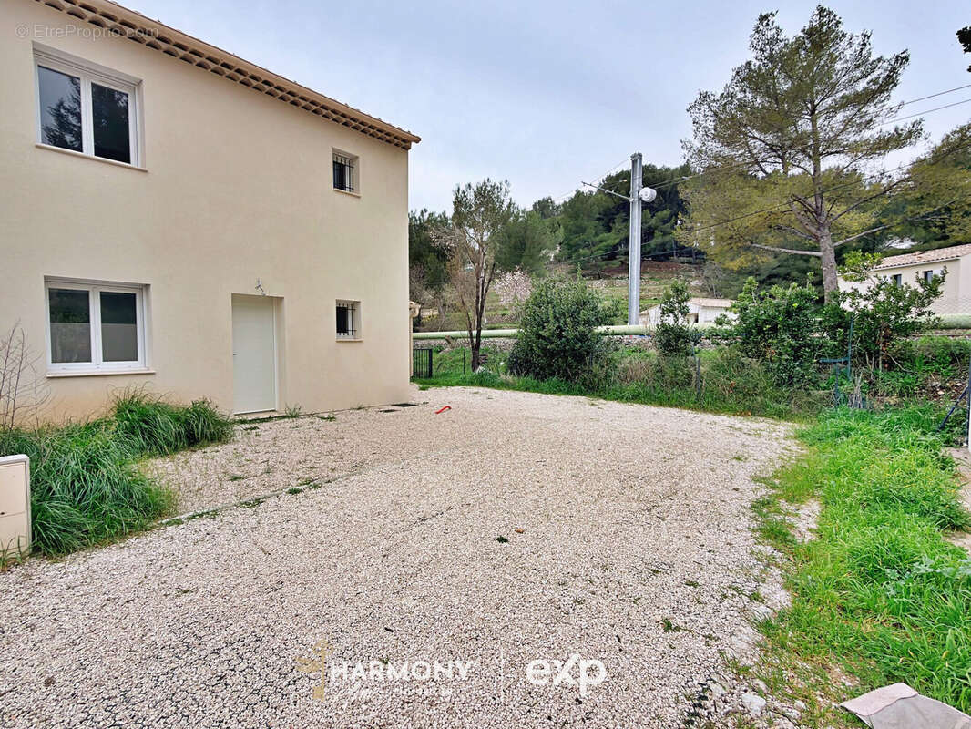 Maison à ROQUEVAIRE