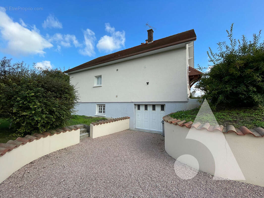 Maison à CHARMONT-SOUS-BARBUISE