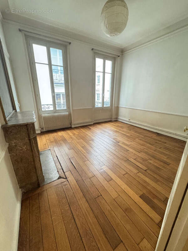 Appartement à PARIS-6E
