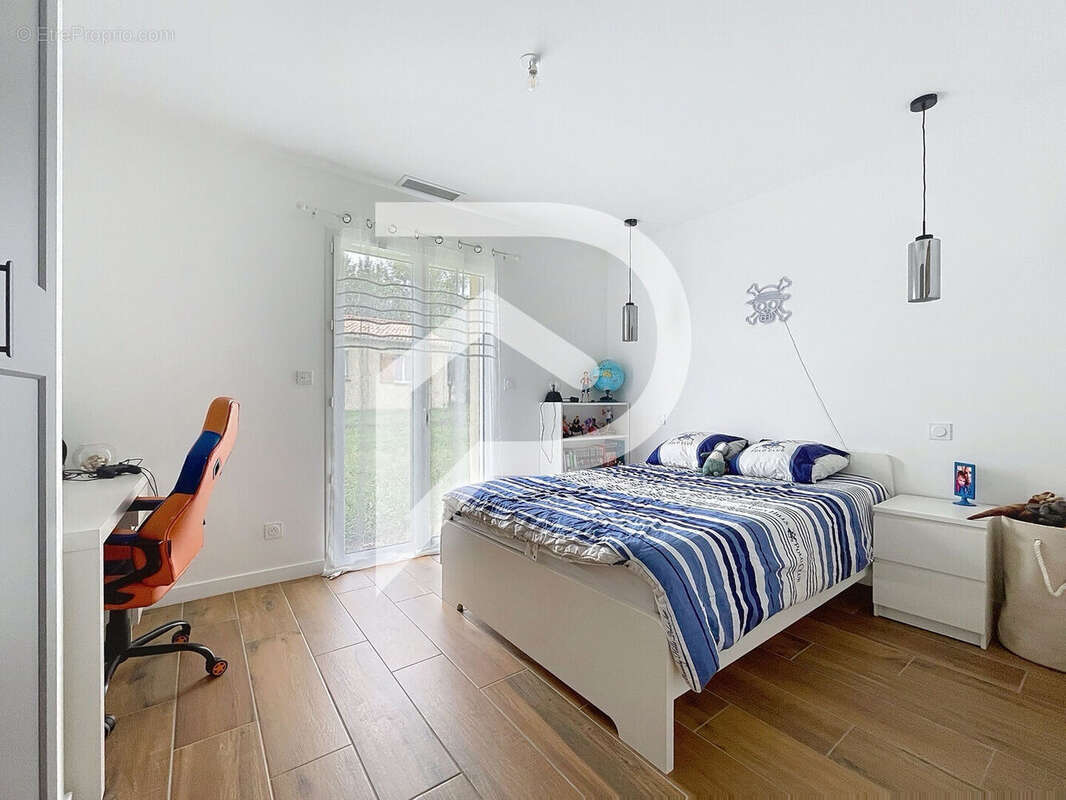 Maison à FREJAIROLLES