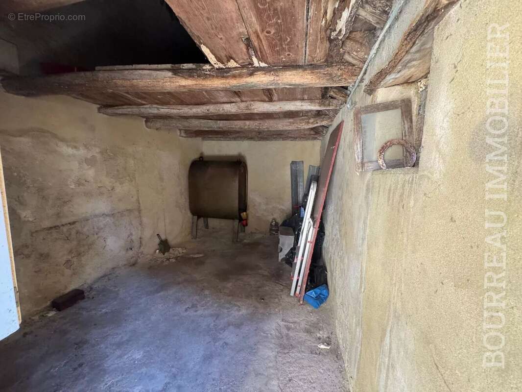 Maison à BRIENON-SUR-ARMANCON